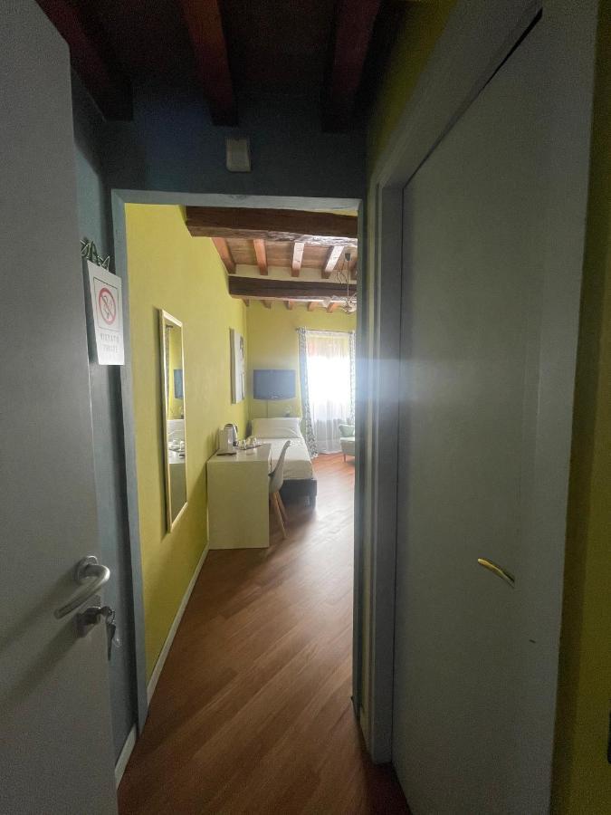 Le Camere Di Bsuites Affittacamere Parma Exterior photo