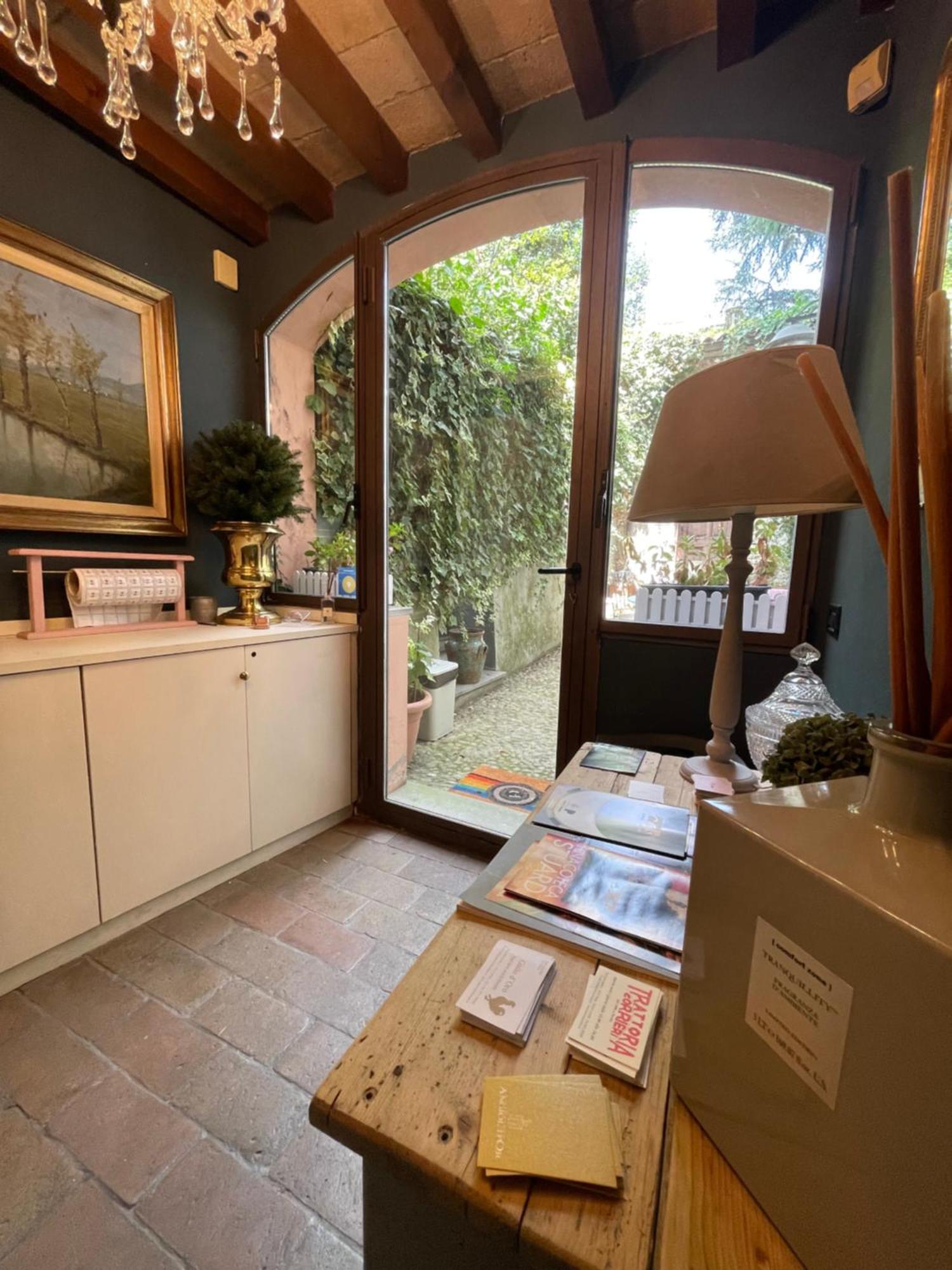 Le Camere Di Bsuites Affittacamere Parma Exterior photo