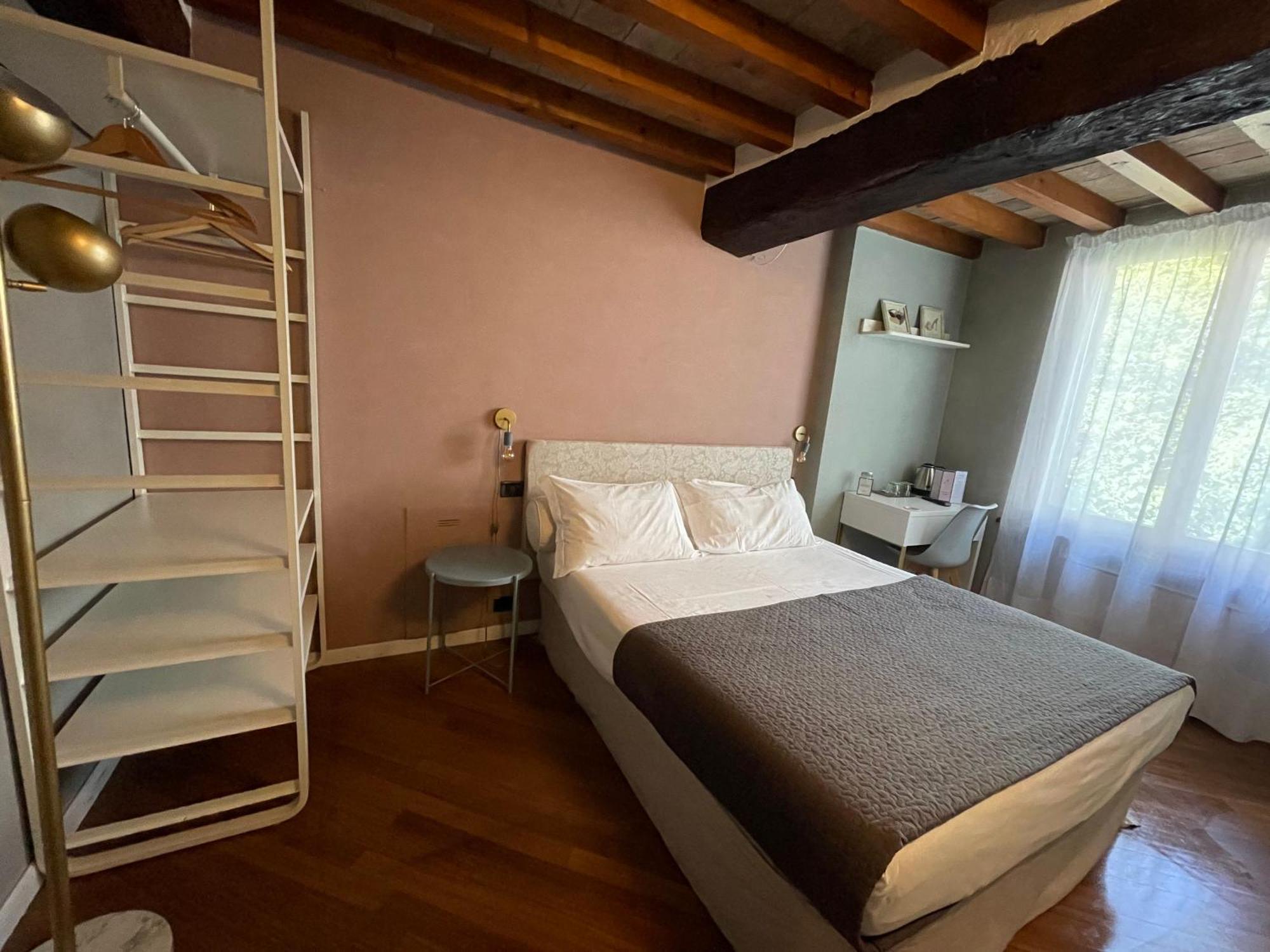 Le Camere Di Bsuites Affittacamere Parma Exterior photo