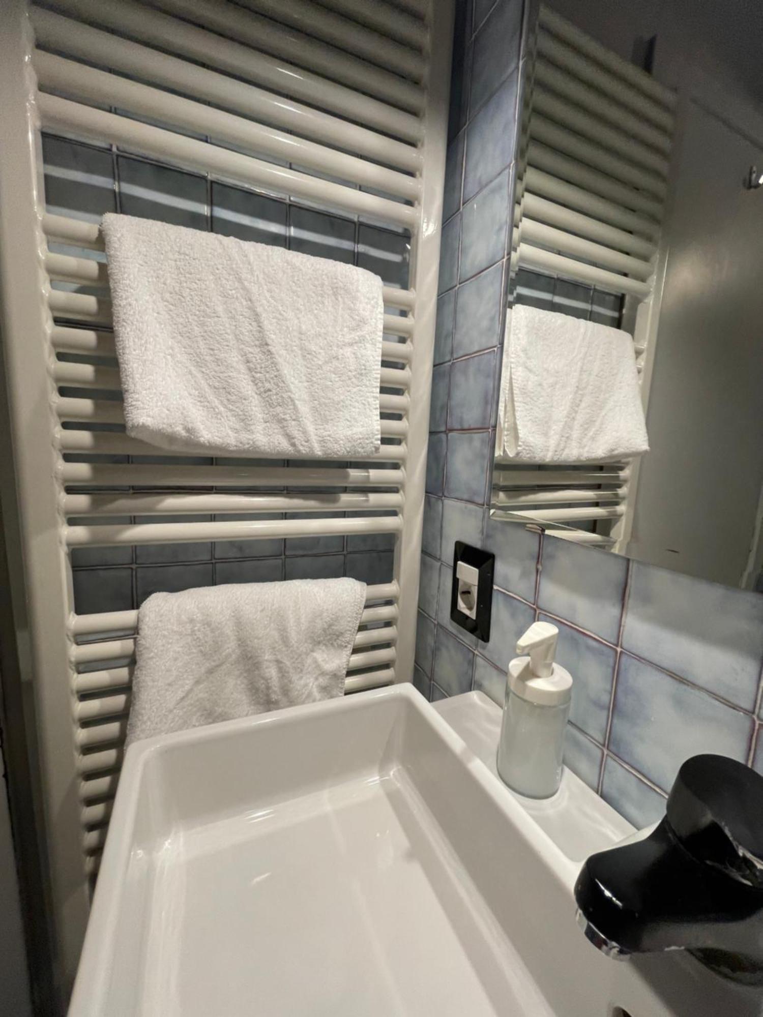 Le Camere Di Bsuites Affittacamere Parma Exterior photo