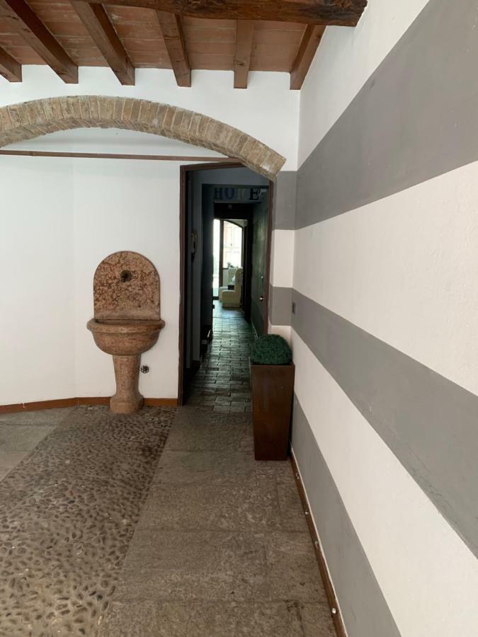 Le Camere Di Bsuites Affittacamere Parma Exterior photo